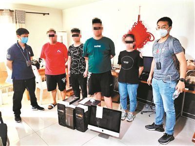 警方抓獲網(wǎng)民劉某涉嫌尋釁滋事案背后的網(wǎng)絡(luò)推手。