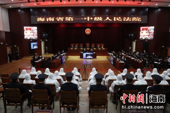 庭審現(xiàn)場(chǎng)。楊斌攝