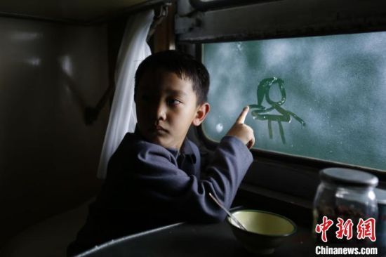 D顶ֶӰС͸ڻ܇Ϯڄz