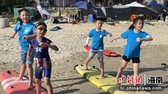 青少年在冬令營中增加鍛煉，拓展體育運動。主辦方供圖