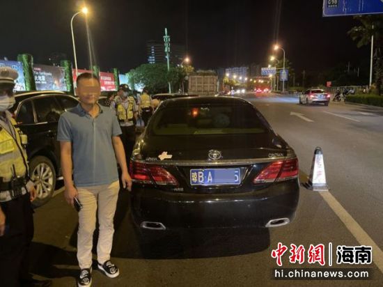 三亞交警強化“后半夜”勤務(wù) 兒童節(jié)凌晨查獲9起酒駕 警方供圖