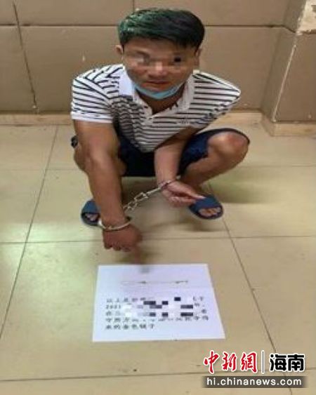 兩男子騎電動(dòng)車搶奪他人金項(xiàng)鏈被刑拘 警方供圖