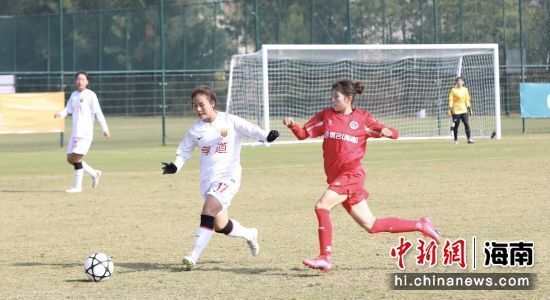 瓊中女足比賽現(xiàn)場。王家偉供圖
