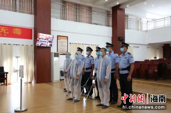萬(wàn)寧法院集中公開(kāi)宣判3件販賣毒品案件。卓琳植供圖