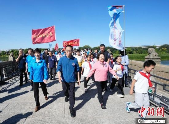 北京第36屆盧溝橋醒獅越野跑活動舉行�！”本┦姓䥇f(xié)供圖