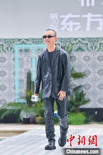 D(dng)F(xin)(chng)w z