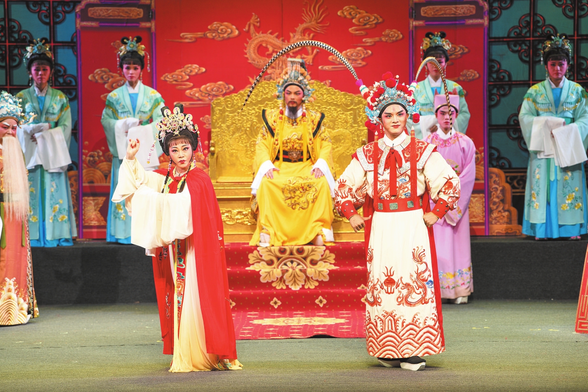 9月20日，瓊劇《刁蠻公主》在海南戲院上演。蘇弼坤 攝